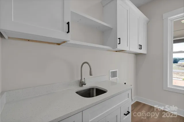 a close view of sink and tap