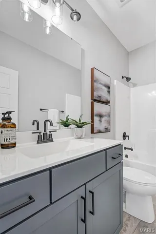 $538,708 | 533 Ryehill Drive, St. Peters, MO 63376