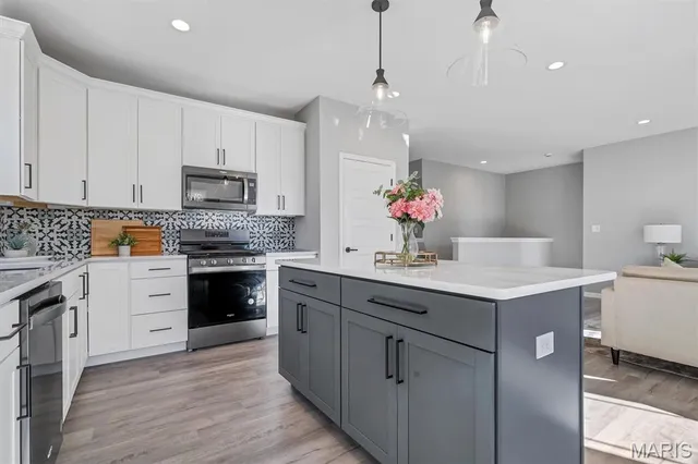 $538,708 | 533 Ryehill Drive, St. Peters, MO 63376