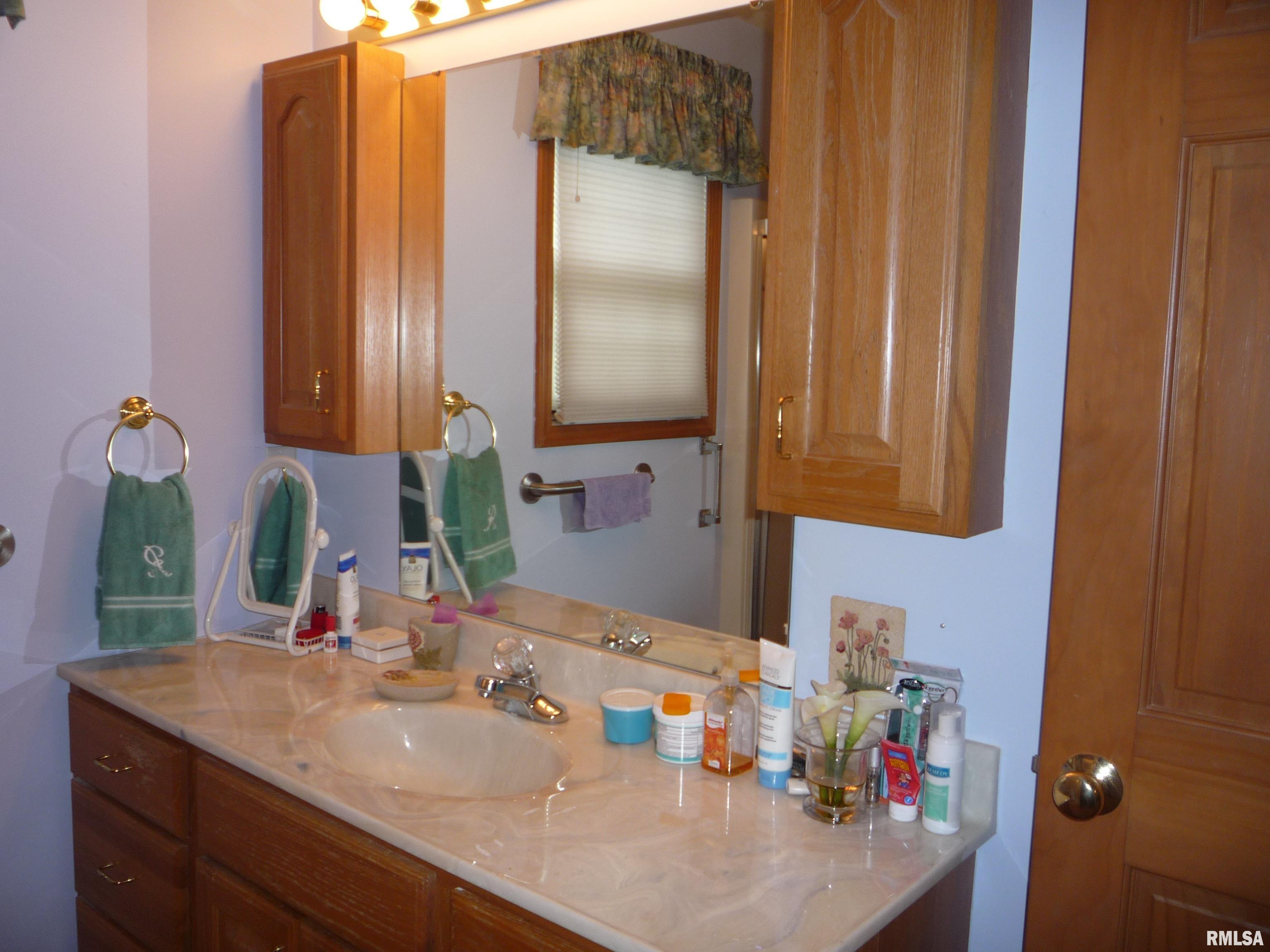 3501 Lytham Drive Springfield, IL 62712 - Photo 14 of 25 Gallery Image 14
