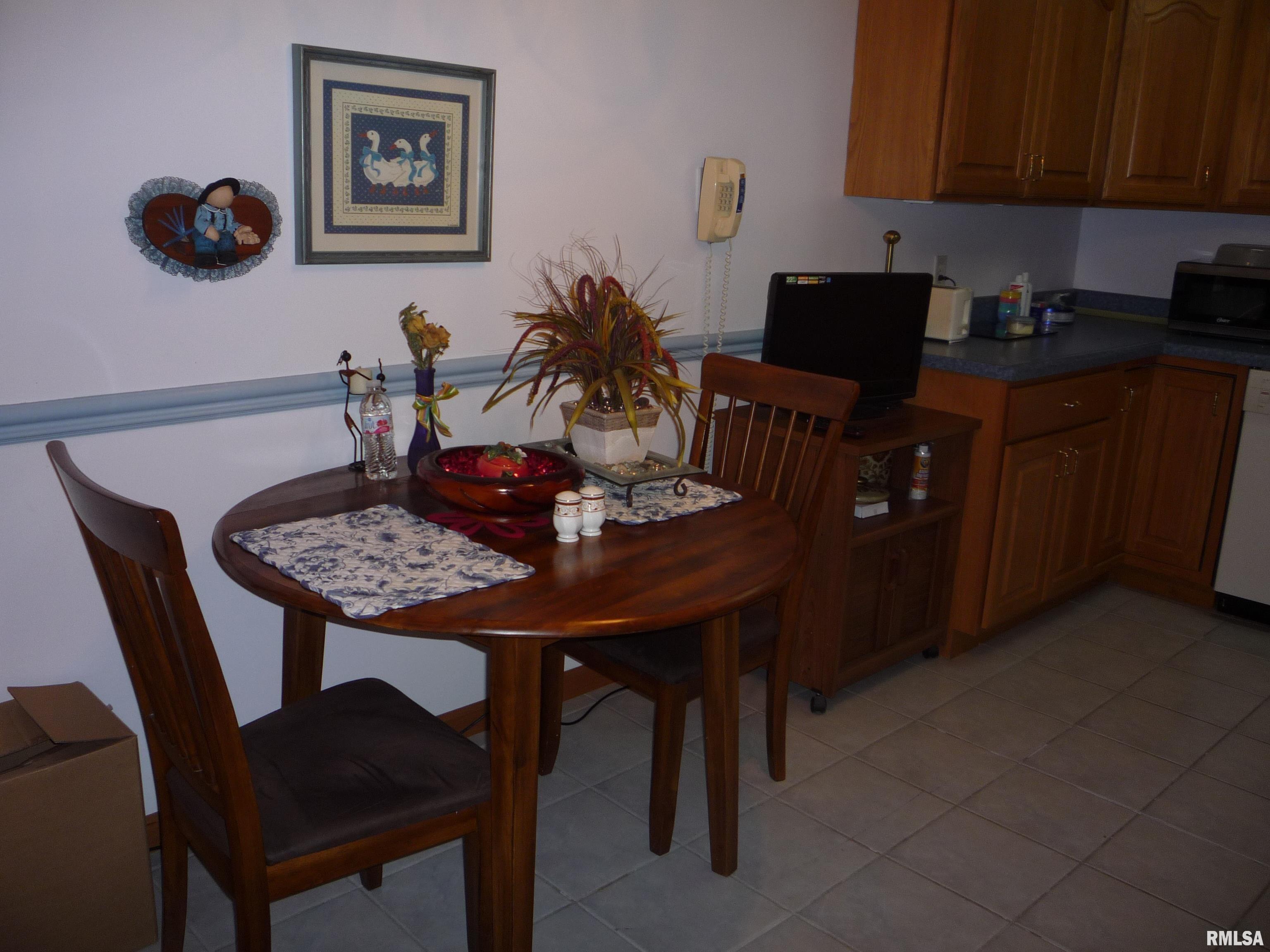3501 Lytham Drive Springfield, IL 62712 - Photo 18 of 25 Gallery Image 18