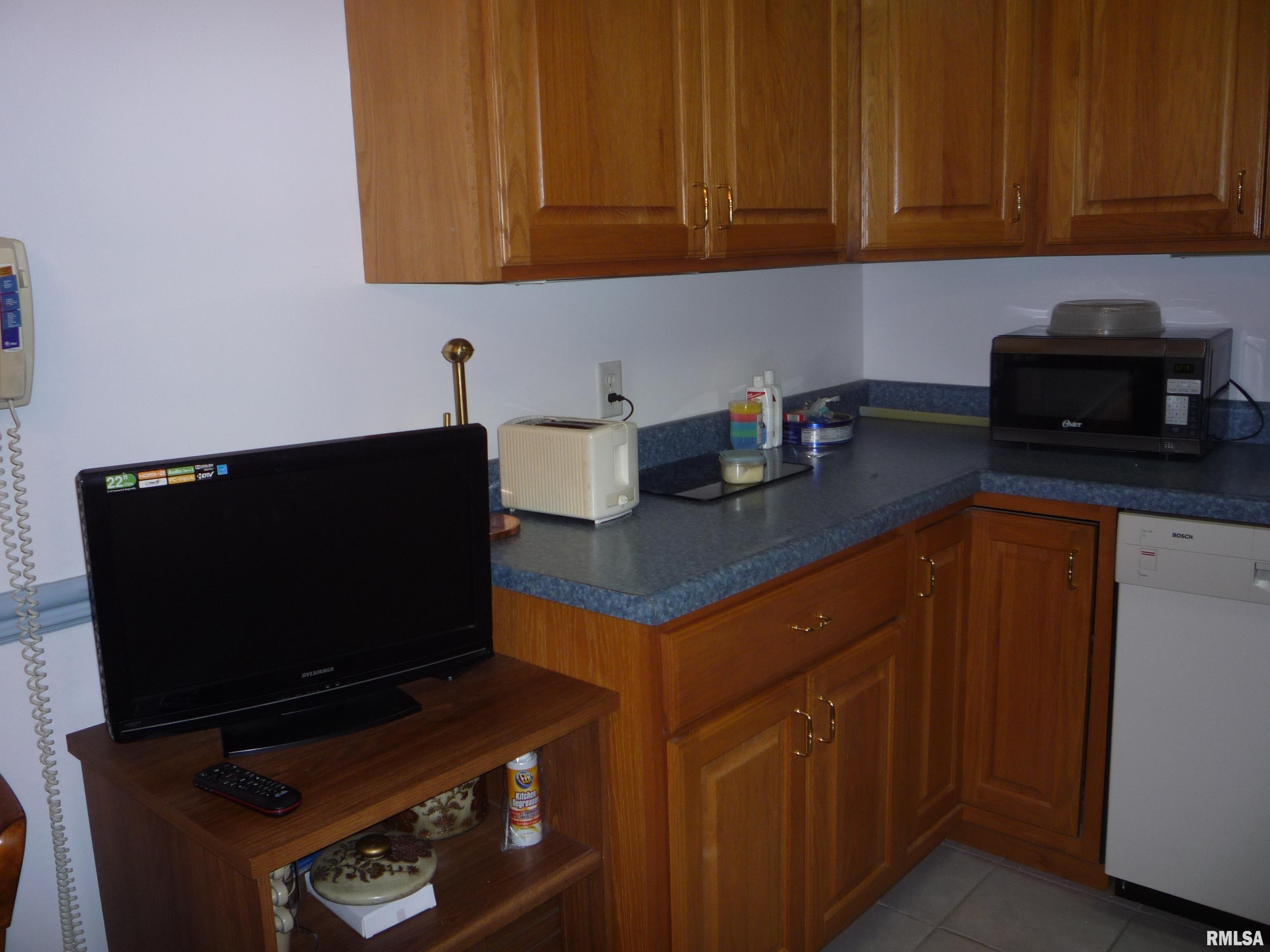 3501 Lytham Drive Springfield, IL 62712 - Photo 20 of 25 Gallery Image 20