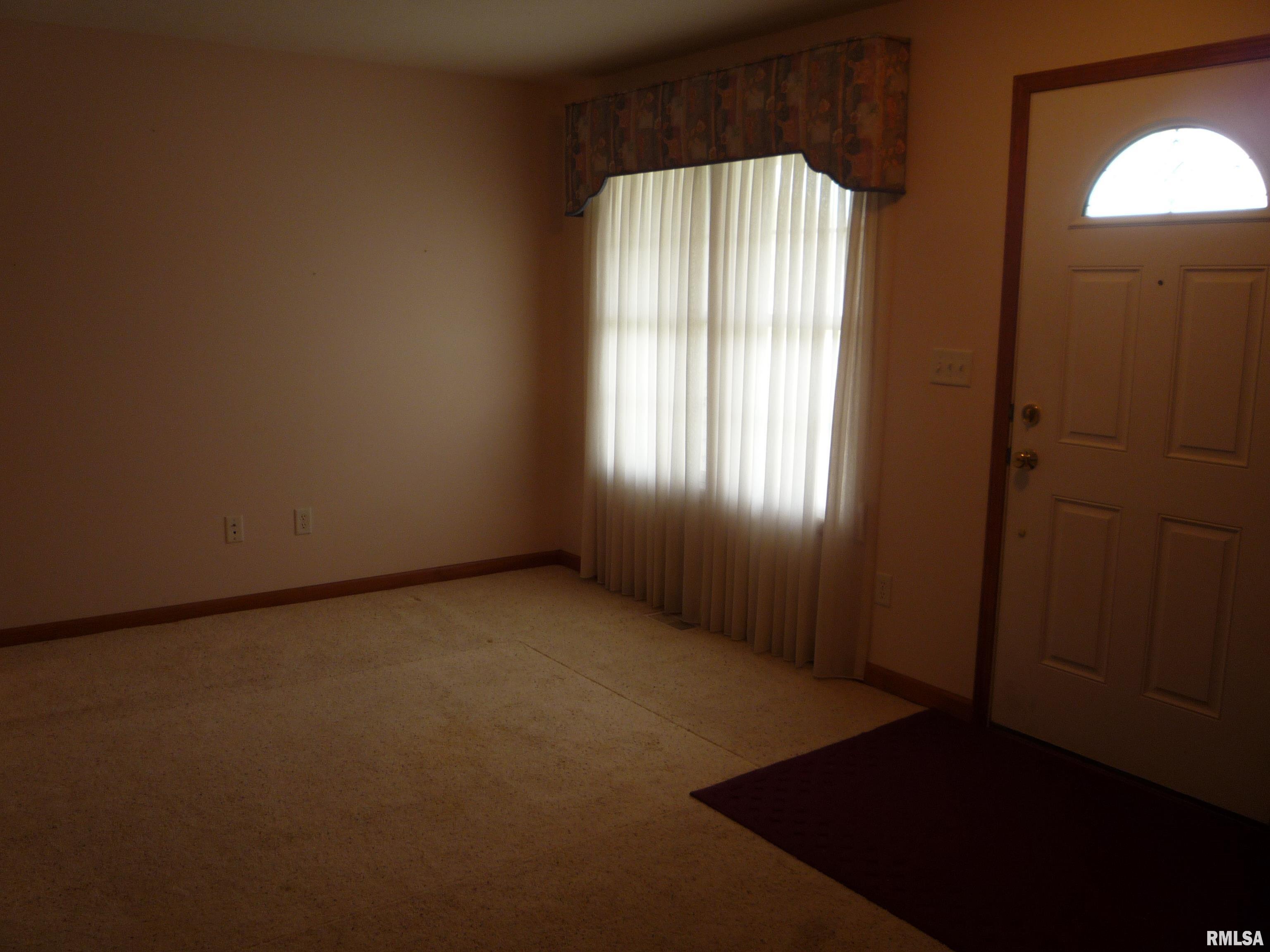 3501 Lytham Drive Springfield, IL 62712 - Photo 2 of 25 Gallery Image 2