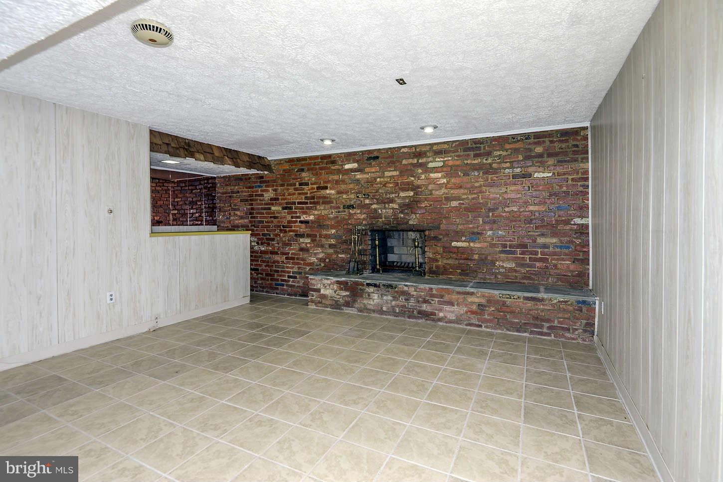 2100 Kings House Road Silver Spring, MD 20905 - Photo 4 of 18 Interior (General)