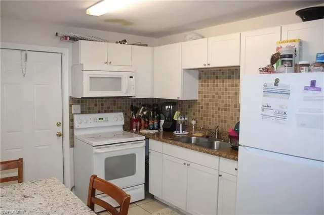 $1,850 | 4407 Thomasson Lane, Naples, FL 34112