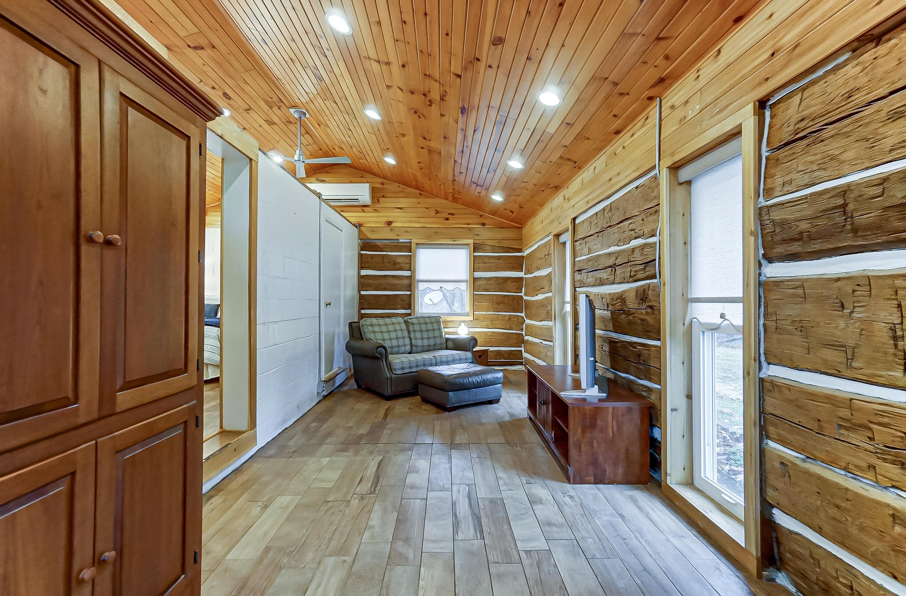 5191 Plantation Road Sunbury, OH 43074 - Photo 69 of 86 Cabin Family Room