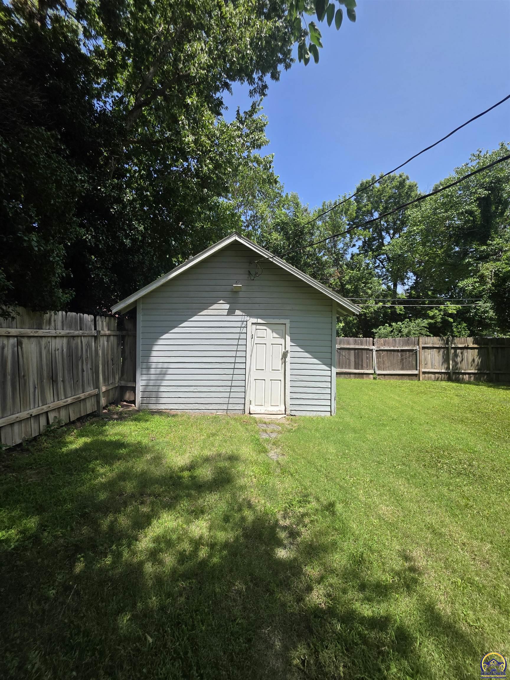 328 Rural Street Emporia, KS 66801 - Photo 8 of 21