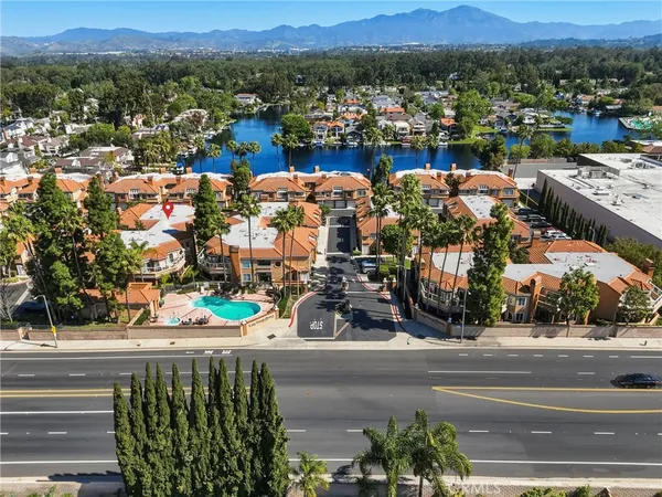 $999,900 | 24210 Jasper Lake Lane, Unit 52, Lake Forest, CA 92630