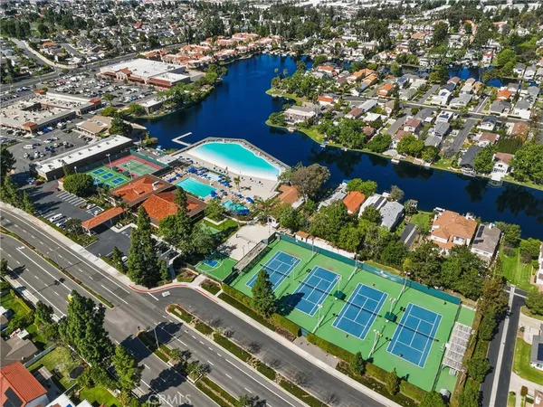 $999,900 | 24210 Jasper Lake Lane, Unit 52, Lake Forest, CA 92630