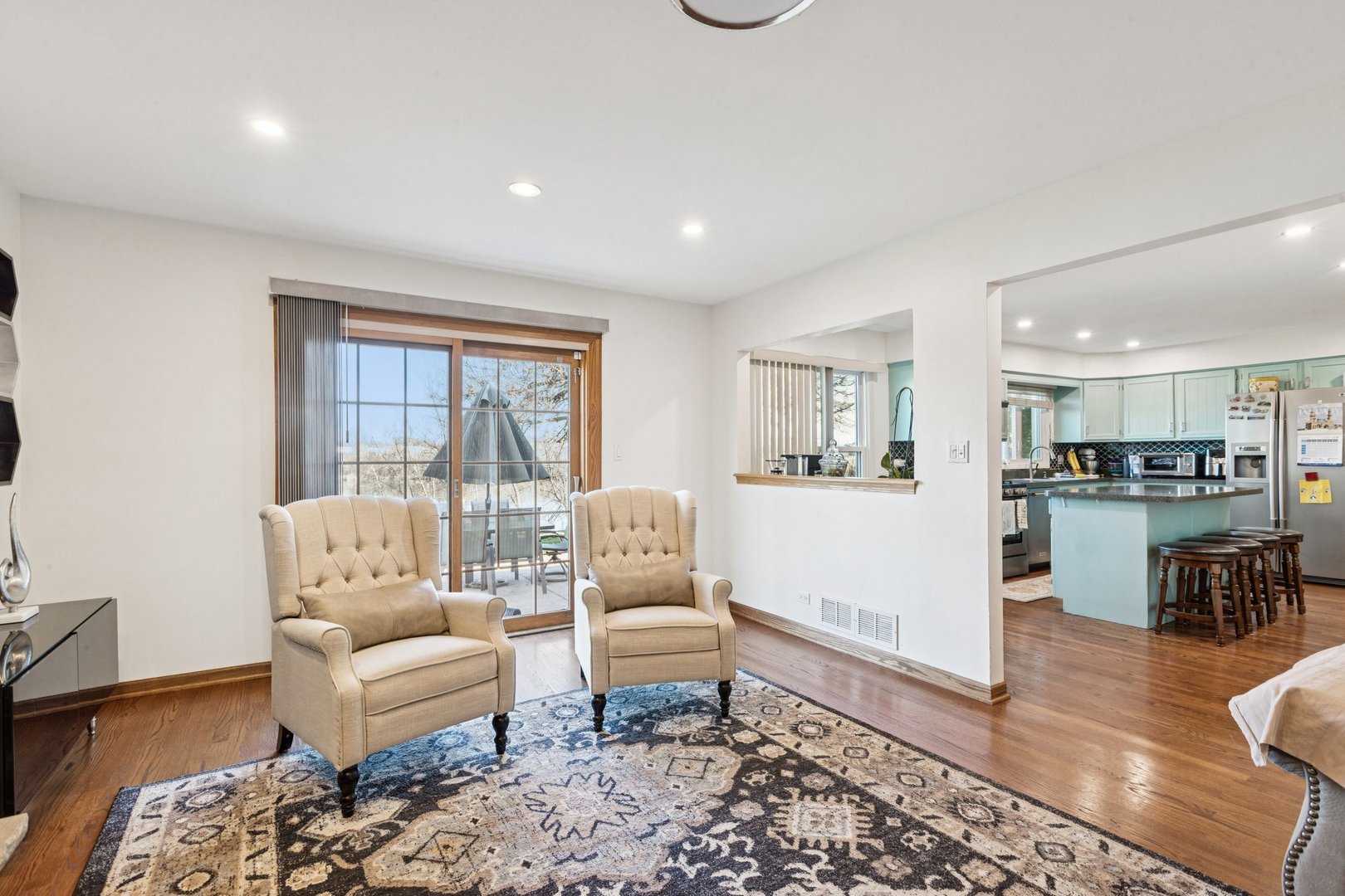 588 Applegate Lane Lake Zurich, IL 60047 - Photo 12 of 36