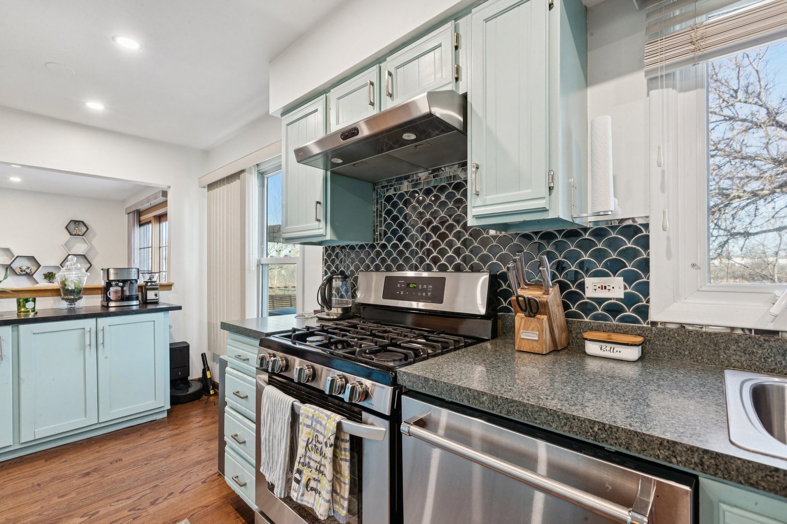 588 Applegate Lane Lake Zurich, IL 60047 - Photo 7 of 36