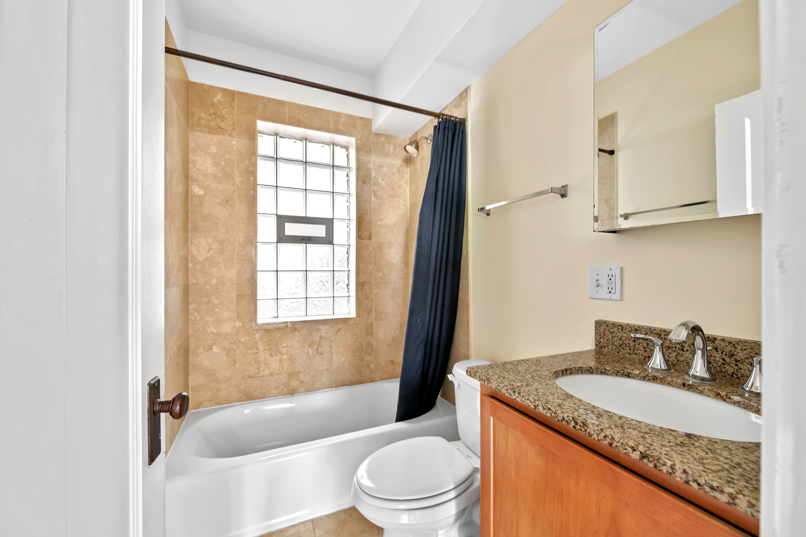 1928 West Addison Street, Unit 1N Chicago, IL 60613 - Photo 18 of 21