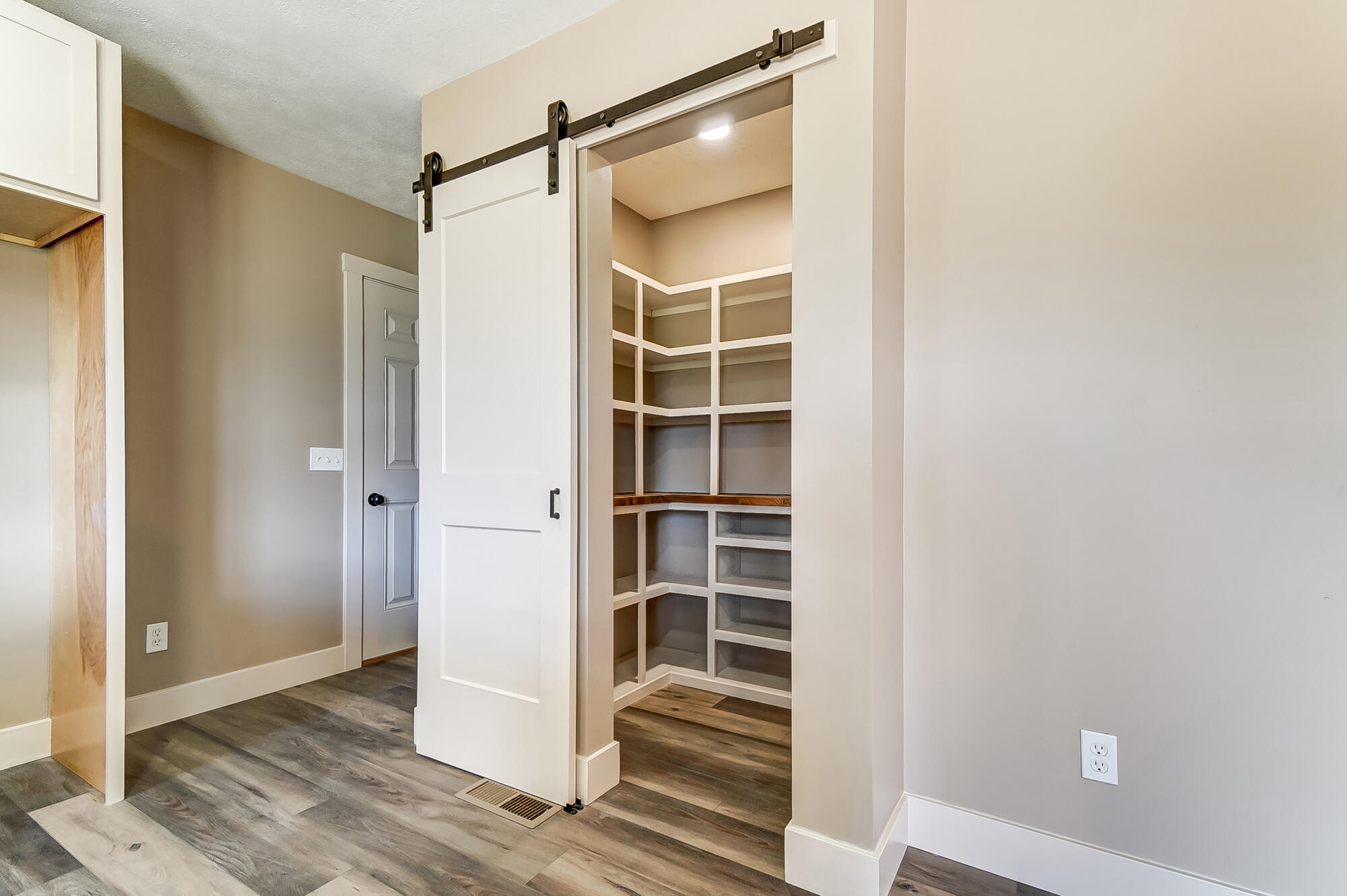 3040 Rebert Pike Springfield, OH 45502 - Photo 21 of 49 Gallery Image 21
