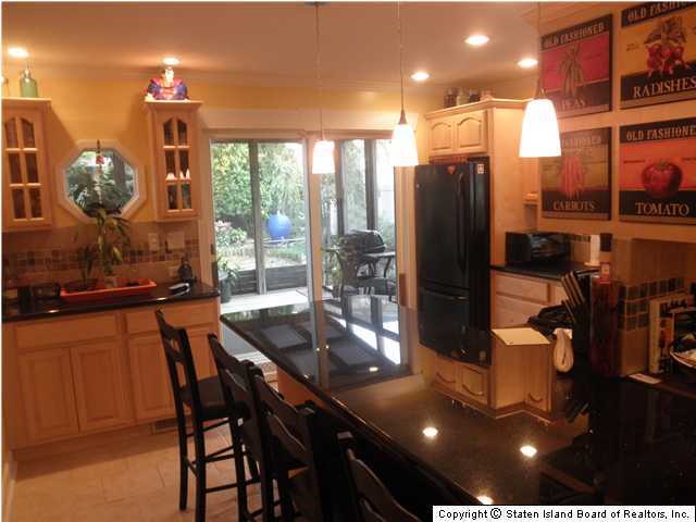 254 Woodrow Road Staten Island, NY 10312 - Photo 4 of 20 Additional Photo