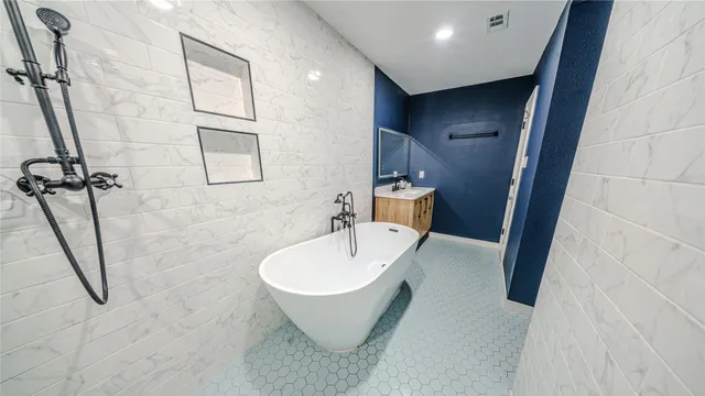 $2,300 | 764 Worthshire Street, Houston, TX 77008