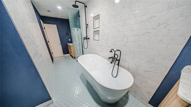 $2,300 | 764 Worthshire Street, Houston, TX 77008