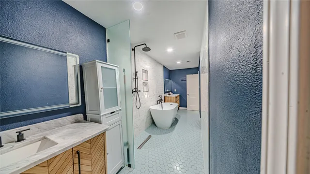 $2,300 | 764 Worthshire Street, Houston, TX 77008