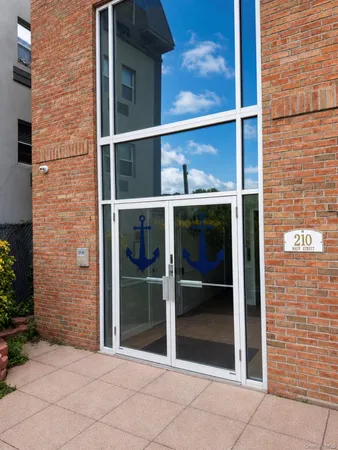 $2,300 | 210 Main Street, Unit 2, Port Jefferson, NY 11777