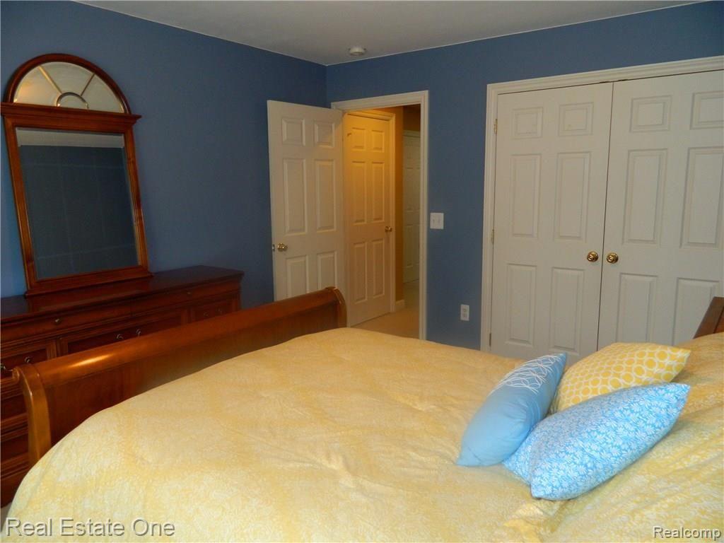 1053 Seville Road Rochester Hills, MI 48309 - Photo 49 of 66