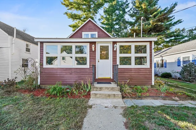 $509,000 | 62-43 Wilders Grove Road, Newton, NH 03858