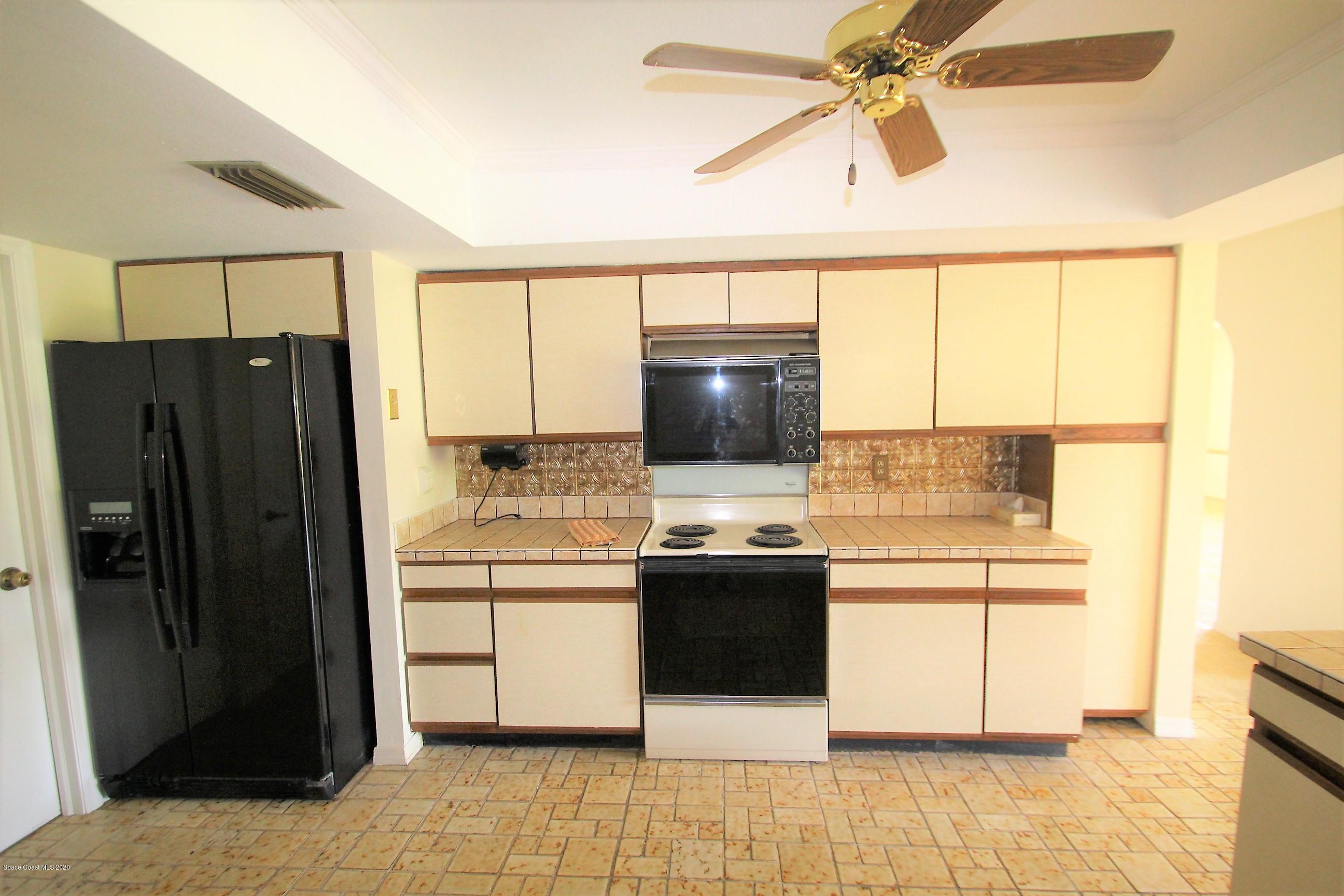 790 Montclair Road Northeast Palm Bay, FL 32905 - Photo 17 of 38 Kitchen Layout