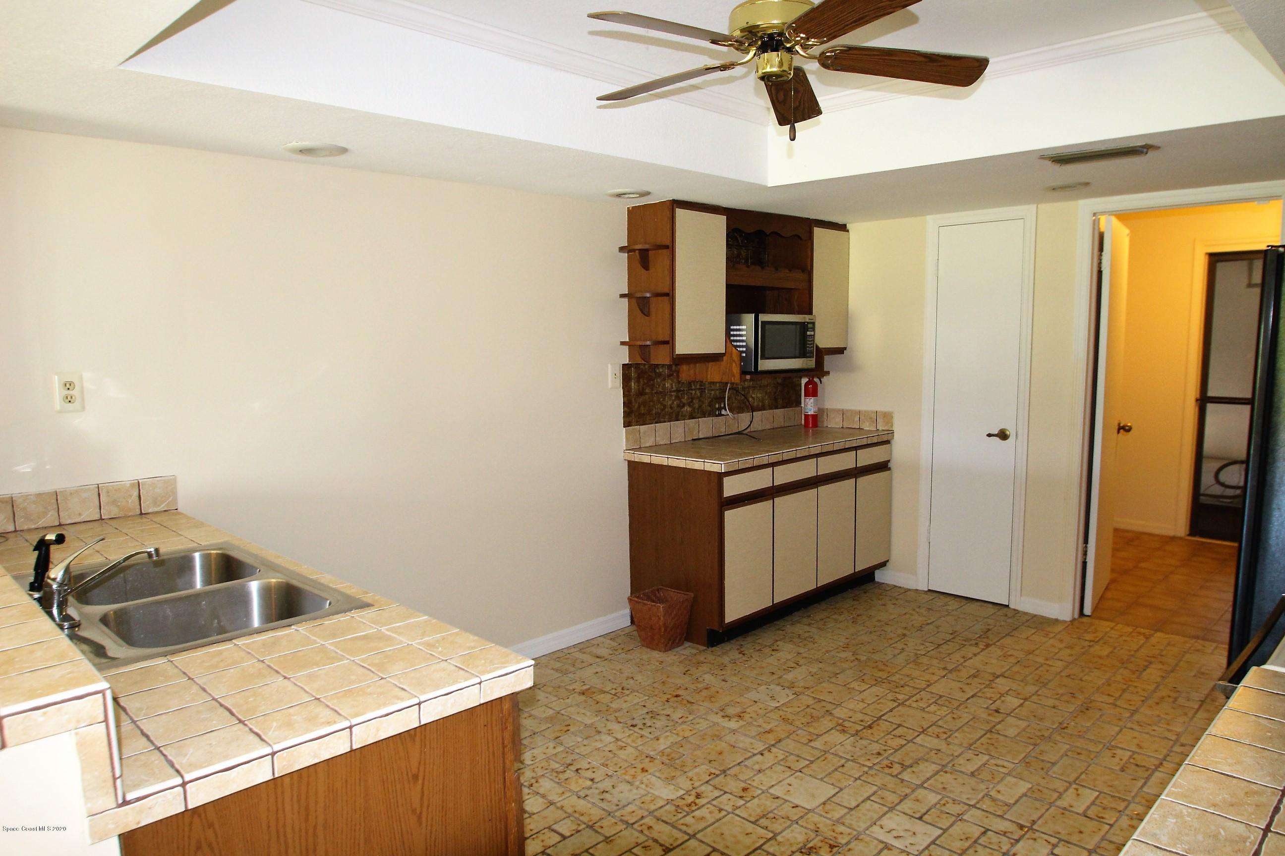 790 Montclair Road Northeast Palm Bay, FL 32905 - Photo 19 of 38 Kitchen