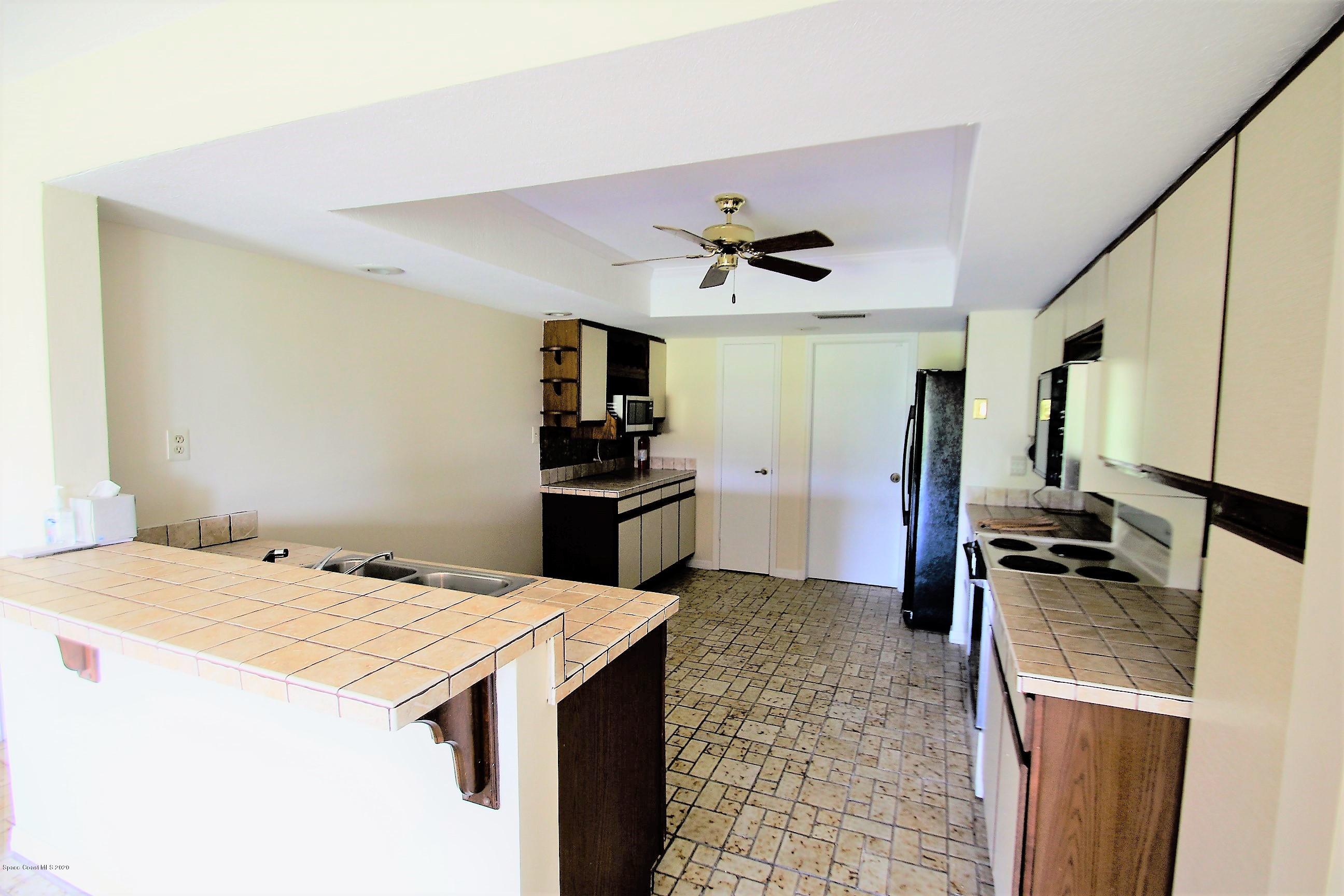 790 Montclair Road Northeast Palm Bay, FL 32905 - Photo 20 of 38 Kitchen