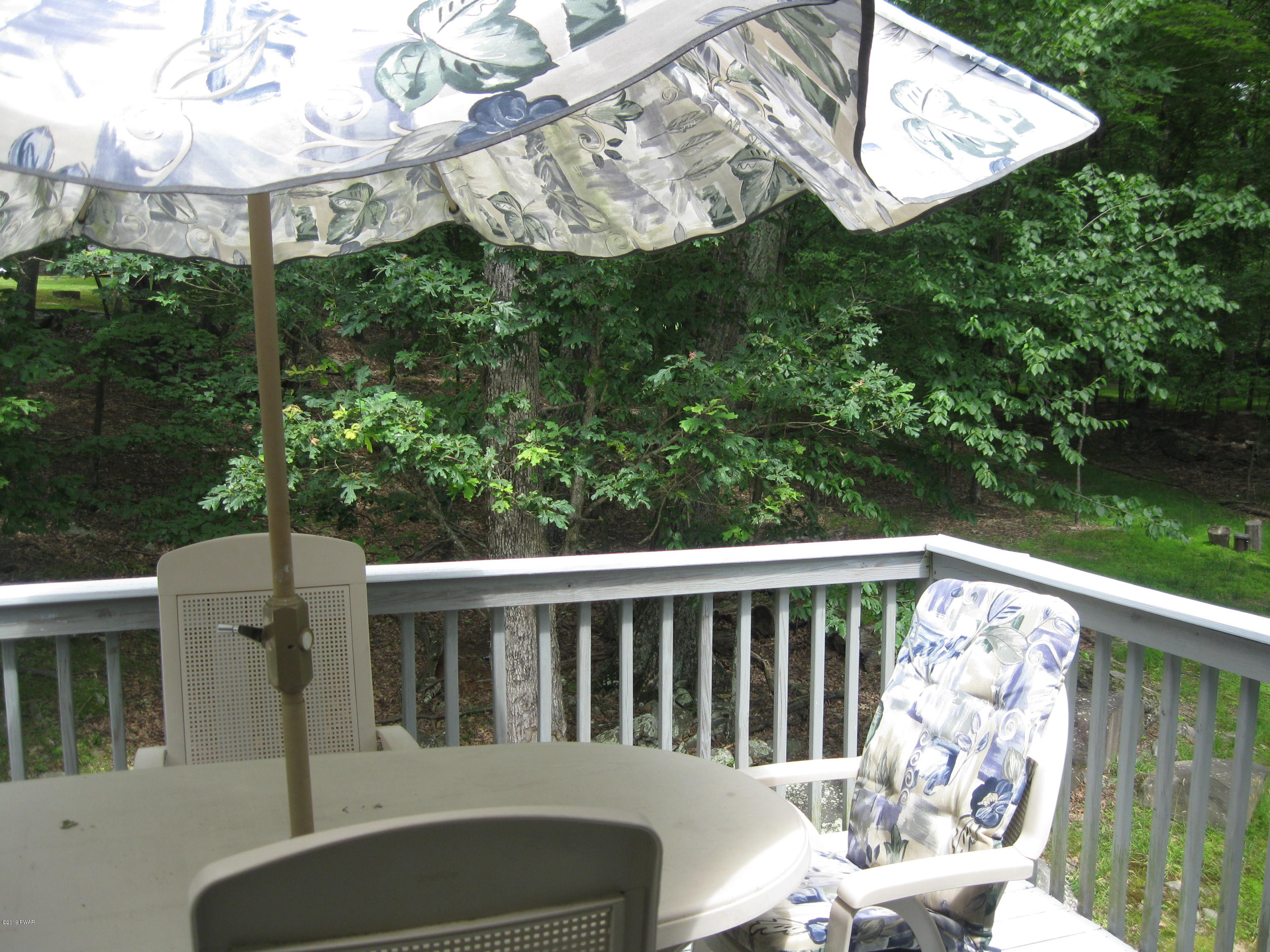 157 Gold Key Road Milford, PA 18337 - Photo 24 of 31 Sundeck