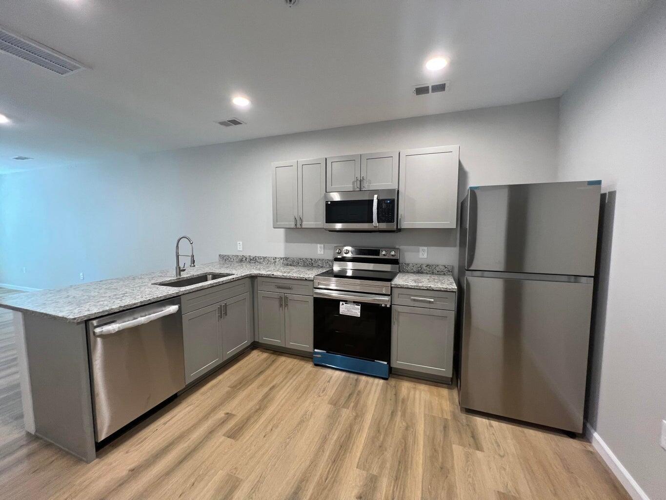 5739 Salvo Street, Unit B8 Hanahan, SC 29410 - Photo 2 of 5 20240702185705009557000000-o