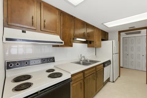 $185,000 | 325 South Yellowstone Drive, Unit 228, Madison, WI 53705