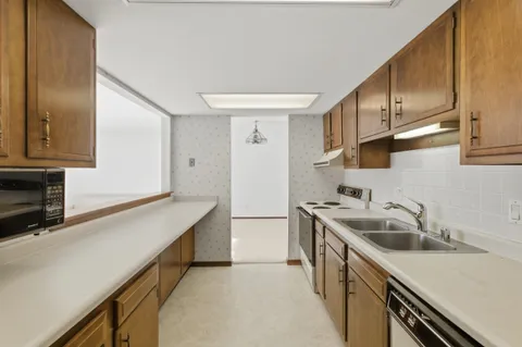 $185,000 | 325 South Yellowstone Drive, Unit 228, Madison, WI 53705