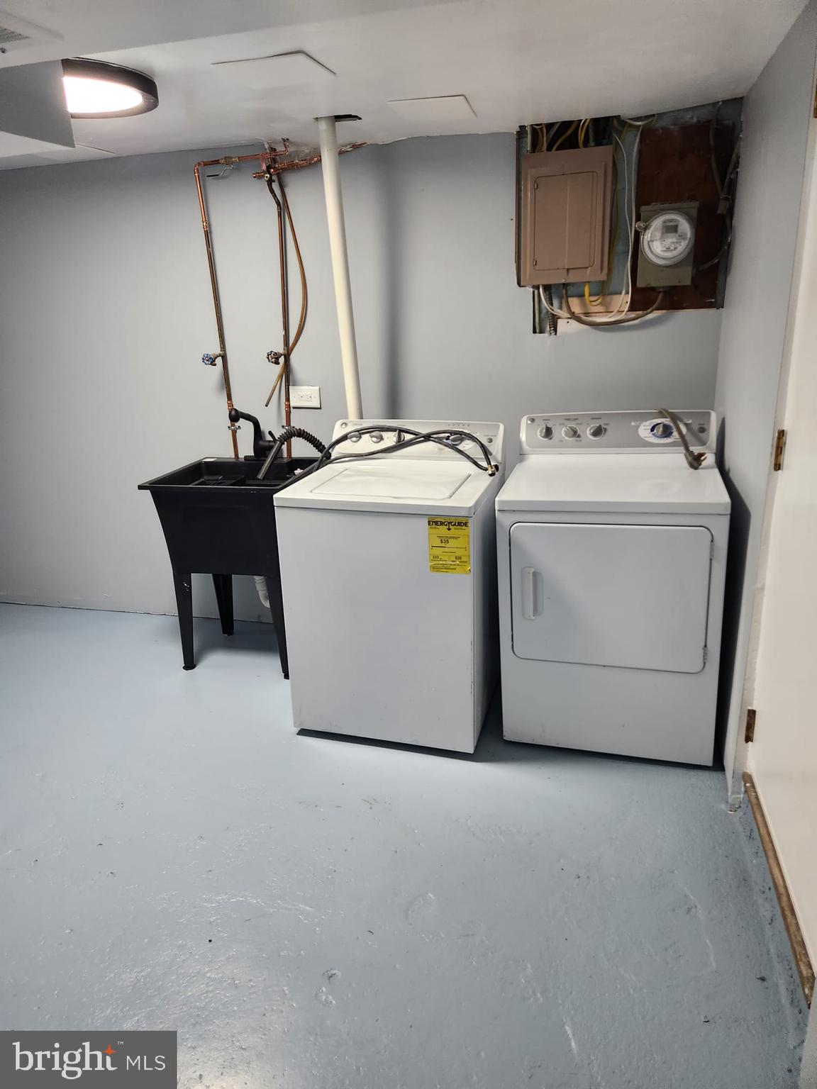 712 Roundview Road Brooklyn, MD 21225 - Photo 18 of 23 Washer/dryer