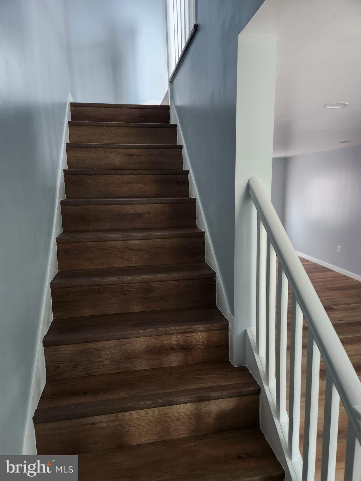 712 Roundview Road Brooklyn, MD 21225 - Photo 8 of 23 Staircase for up stair