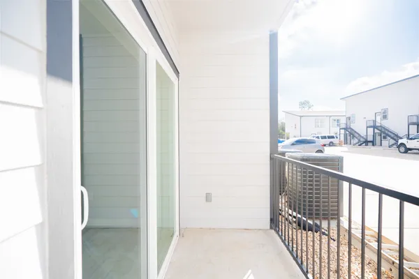 $1,350 | 2101 Reinke Road, Unit 8201, Waller, TX 77484