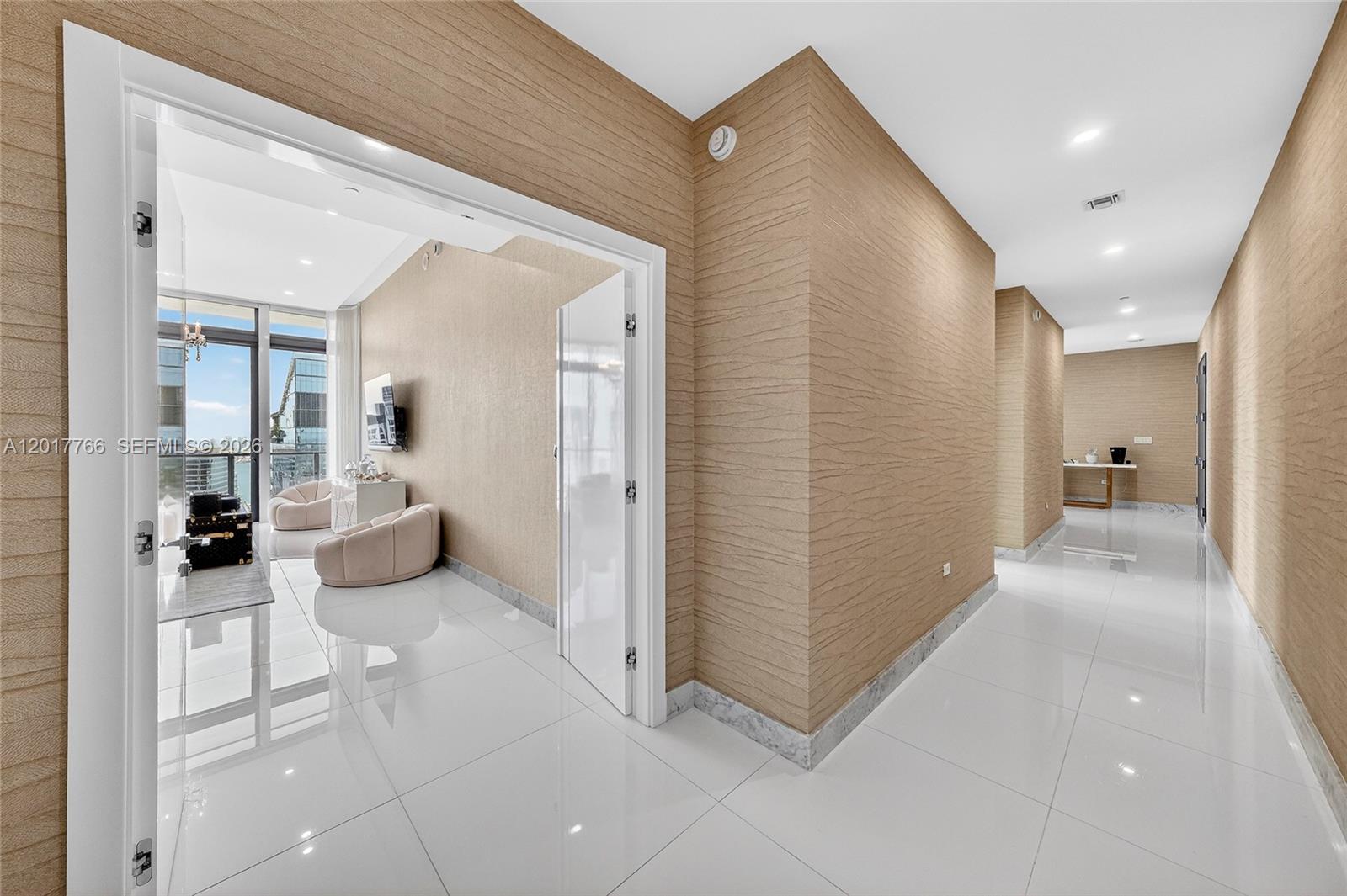 88 Southwest 7th Street, Unit PH4202 Miami, FL 33130 - Photo 44 of 88