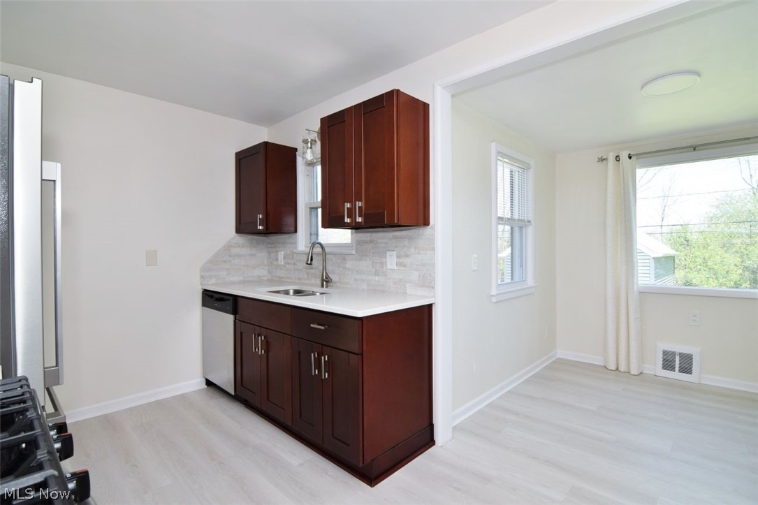 20919 Hansen Road Maple Heights, OH 44137 - Photo 5 of 25 Eat-In Kitchen