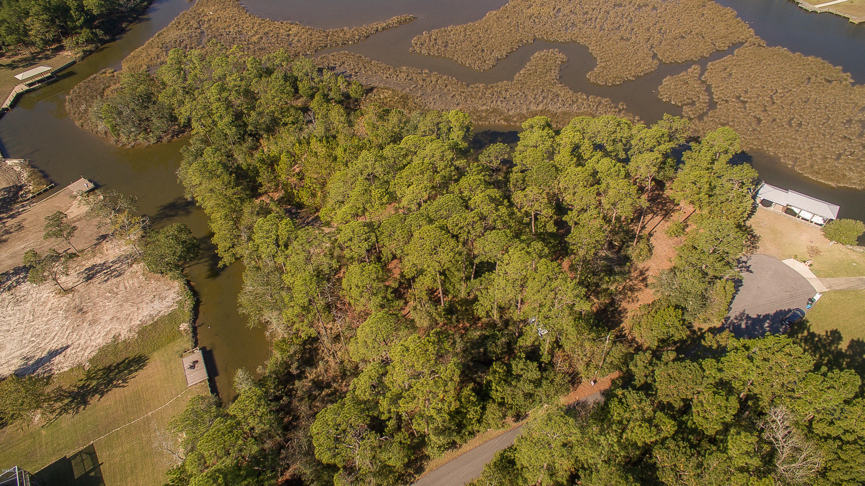 6317 Porteaux Road Ocean Springs, MS 39564 - Photo 11 of 17 6317 Porteaux-107