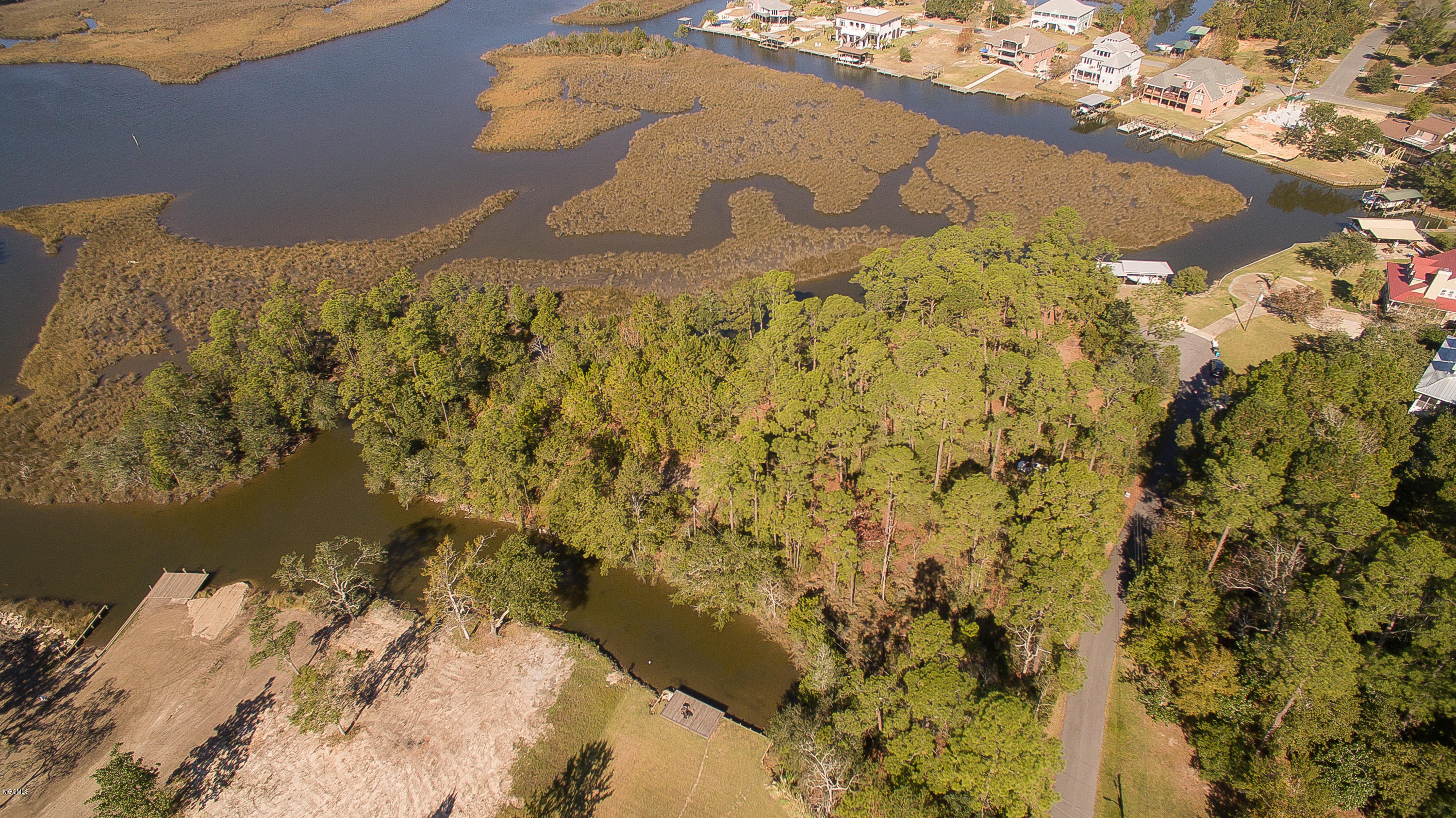 6317 Porteaux Road Ocean Springs, MS 39564 - Photo 14 of 17 6317 Porteaux-110