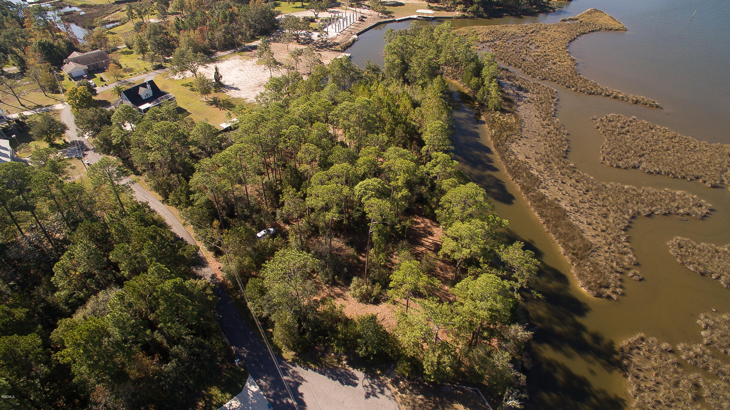 6317 Porteaux Road Ocean Springs, MS 39564 - Photo 4 of 17 6317 Porteaux-100-2