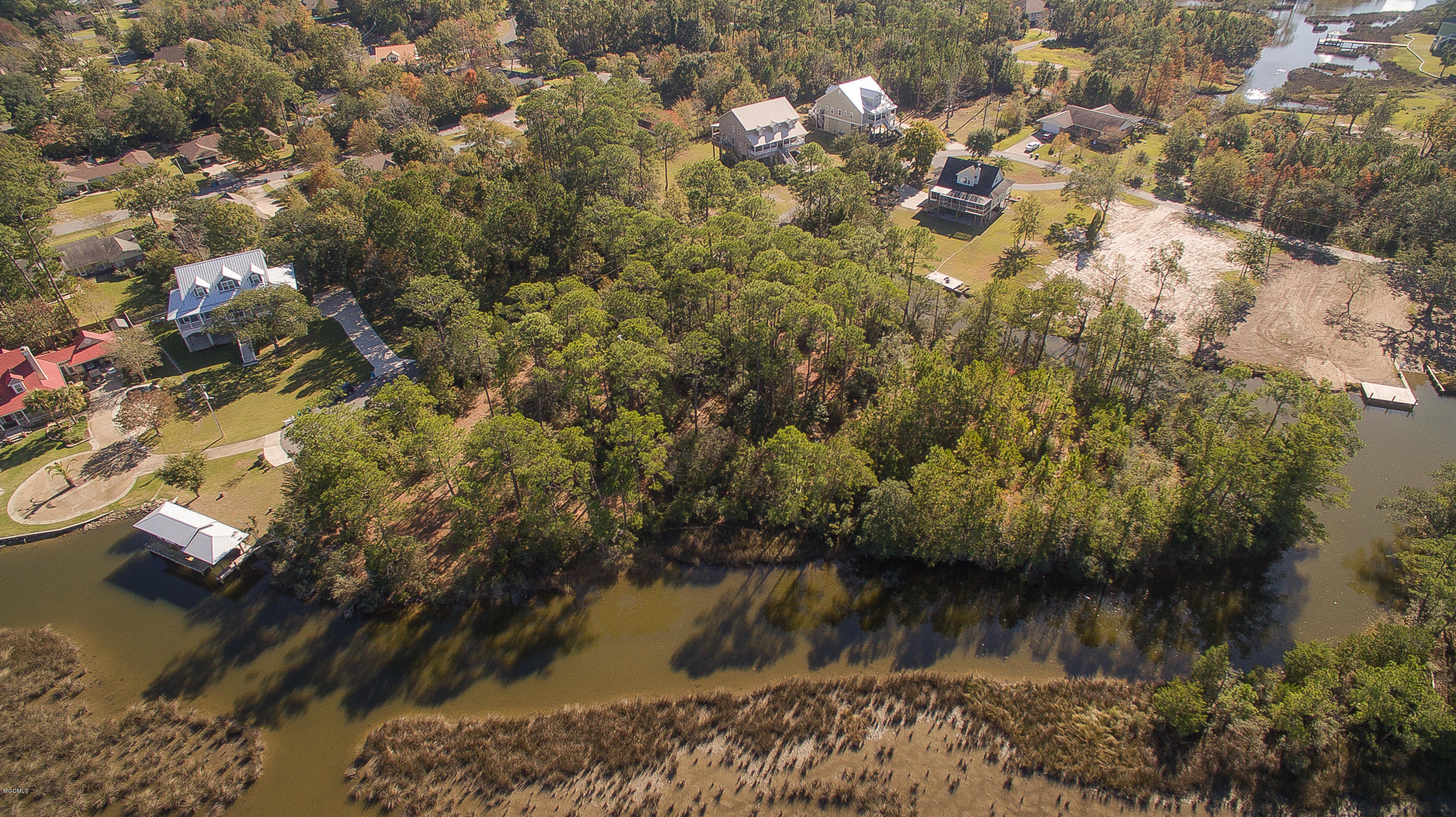 6317 Porteaux Road Ocean Springs, MS 39564 - Photo 9 of 17 6317 Porteaux-105