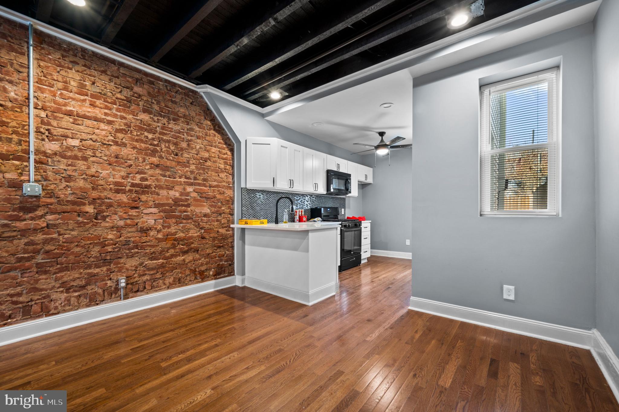 2818 North Swanson Street Philadelphia, PA 19134 - Photo 2 of 16