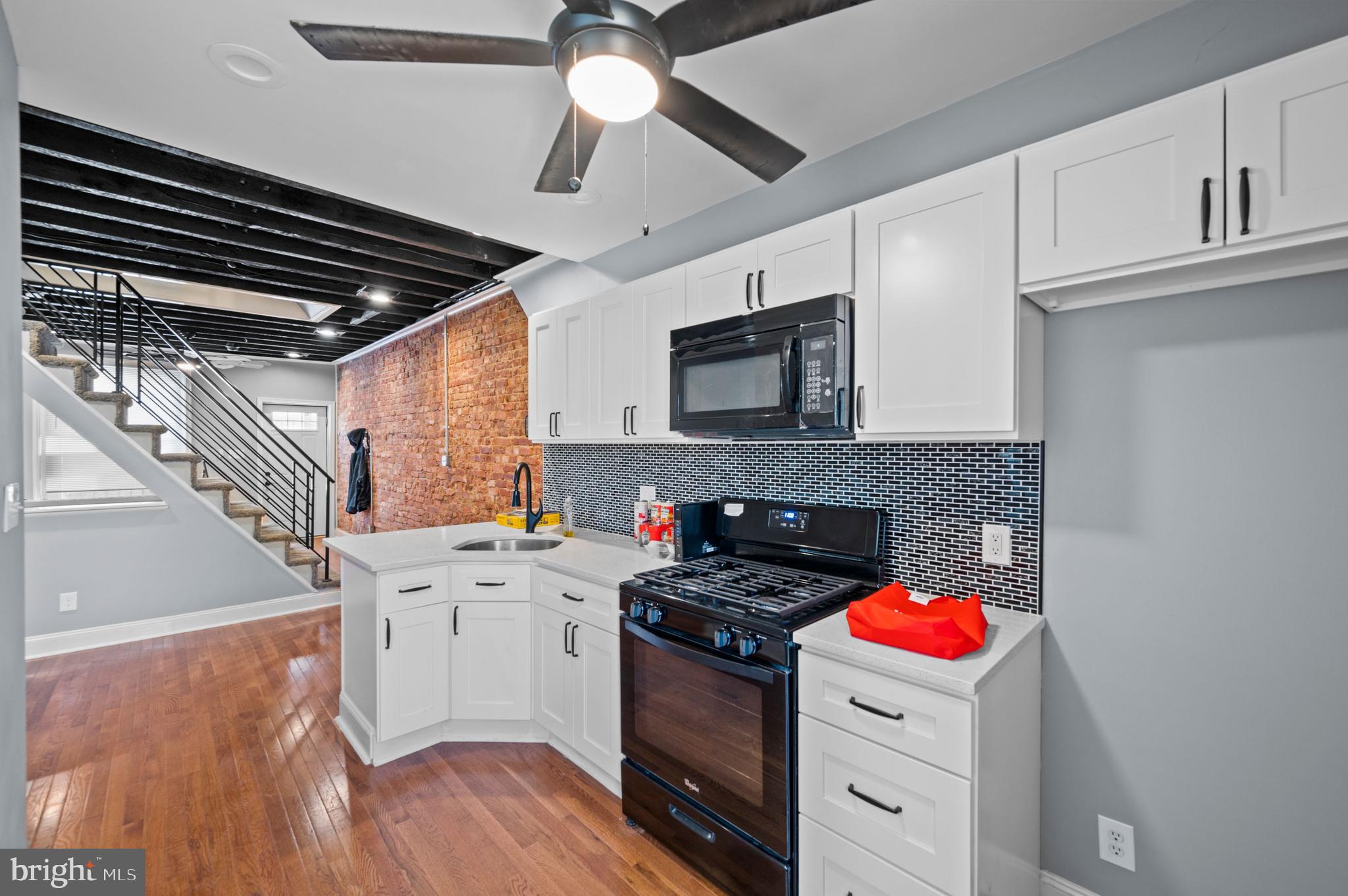 2818 North Swanson Street Philadelphia, PA 19134 - Photo 4 of 16