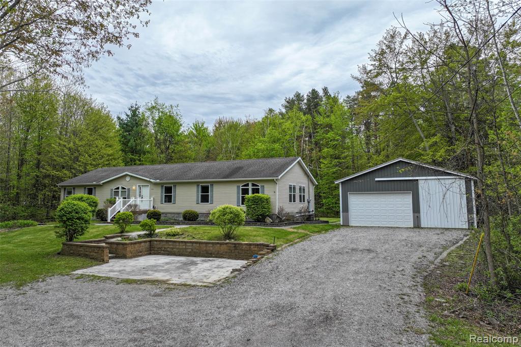 4587 Brown Road Vassar, MI 48768 - Photo 4 of 49