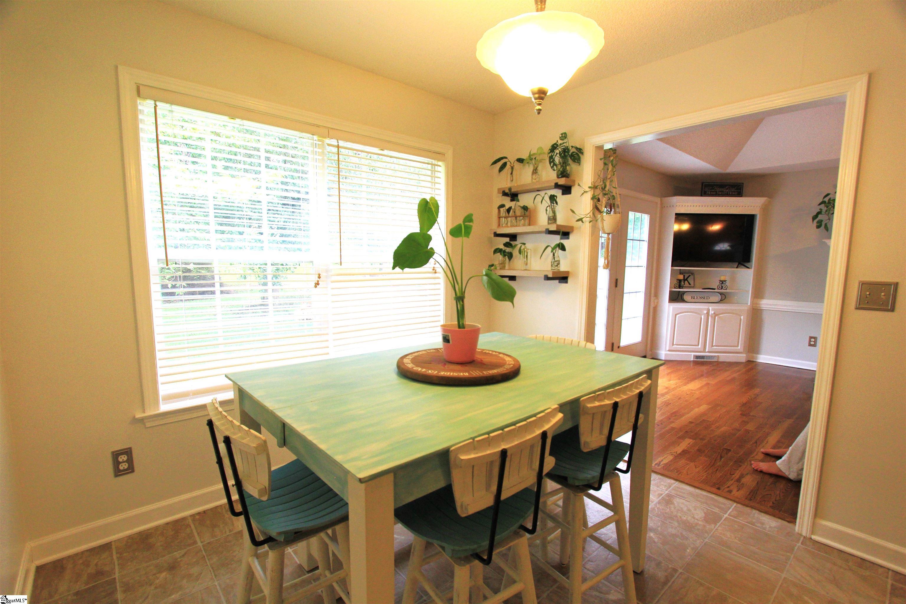 507 Hammett Road Wellford, SC 29385 - Photo 13 of 36