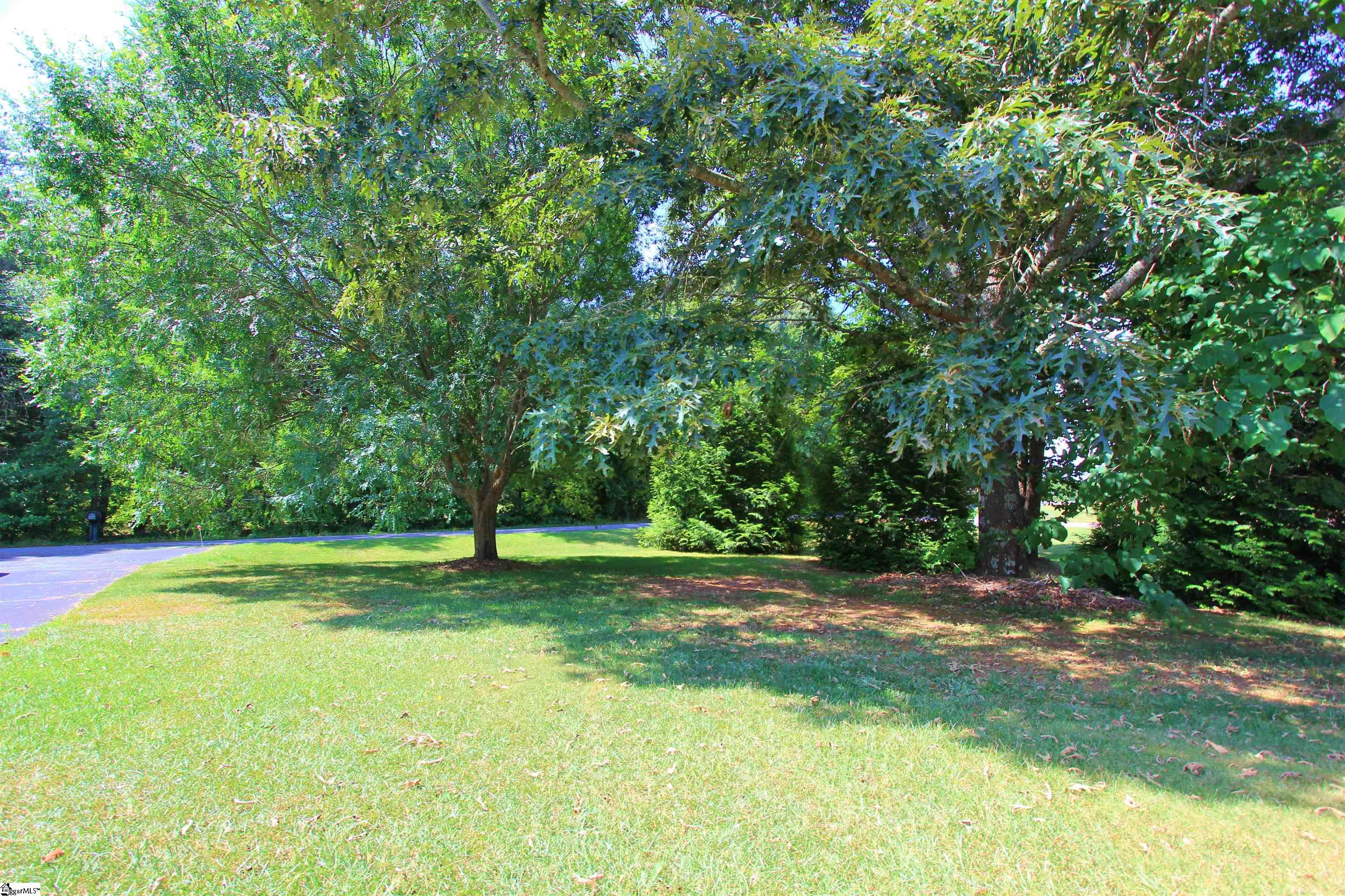 507 Hammett Road Wellford, SC 29385 - Photo 2 of 36