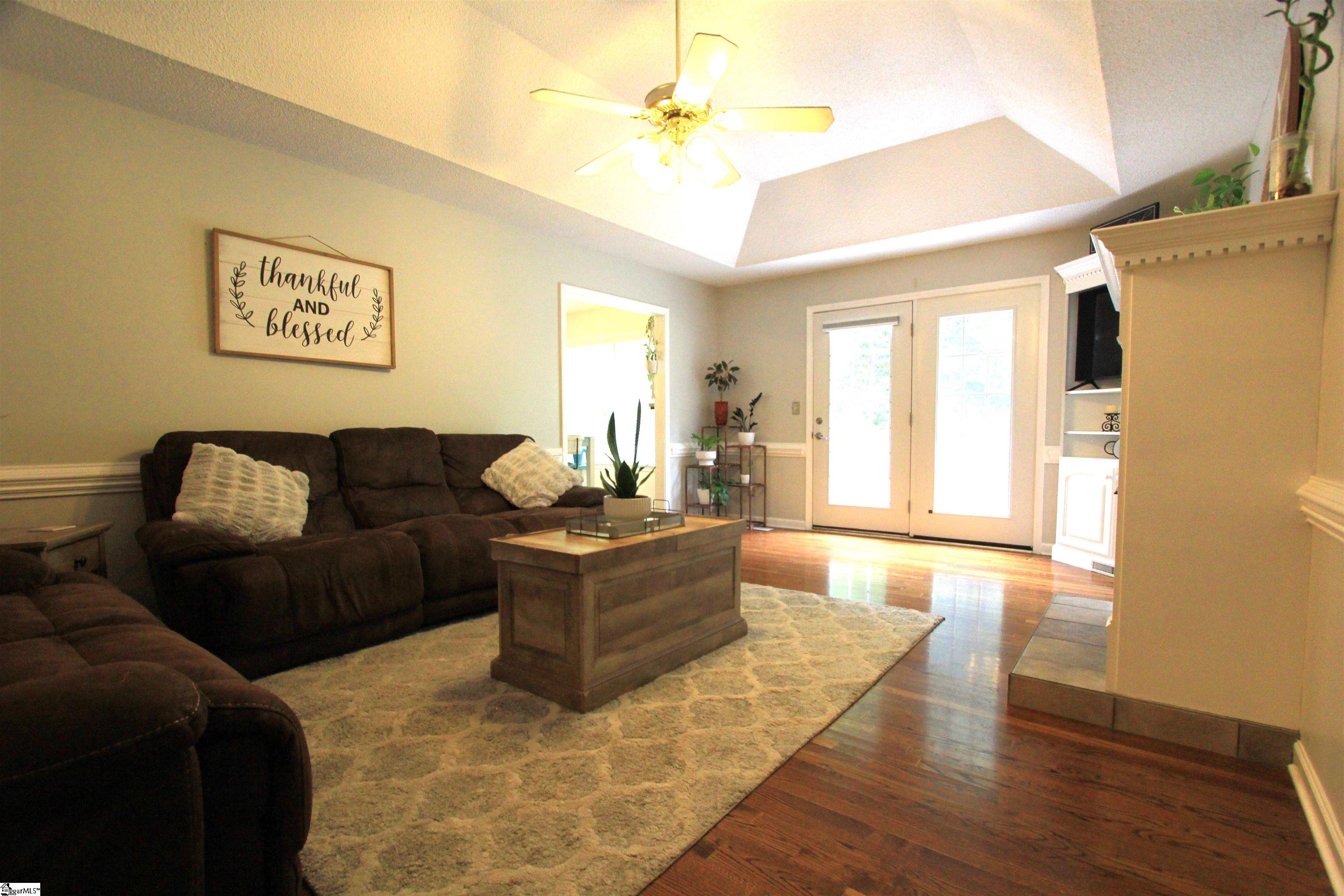 507 Hammett Road Wellford, SC 29385 - Photo 3 of 36