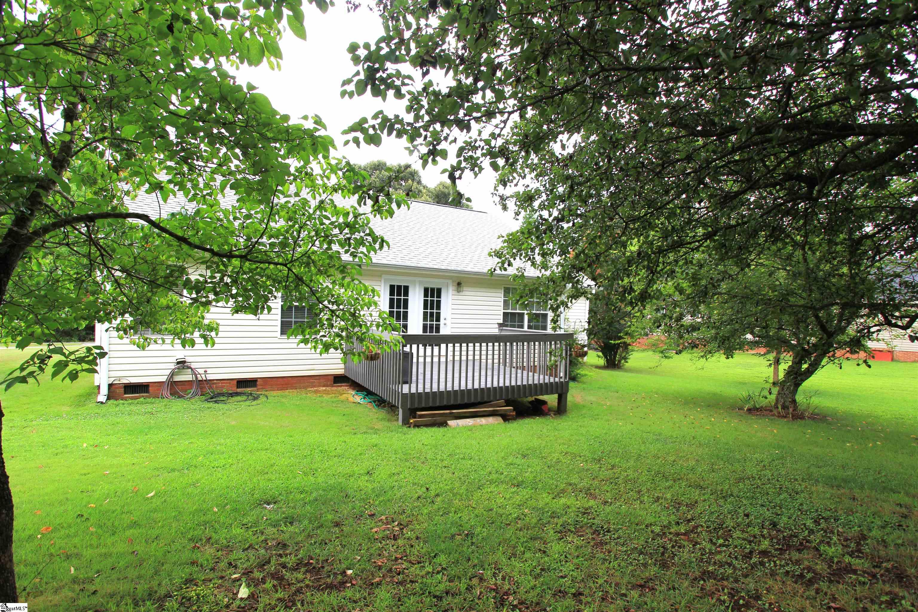 507 Hammett Road Wellford, SC 29385 - Photo 32 of 36