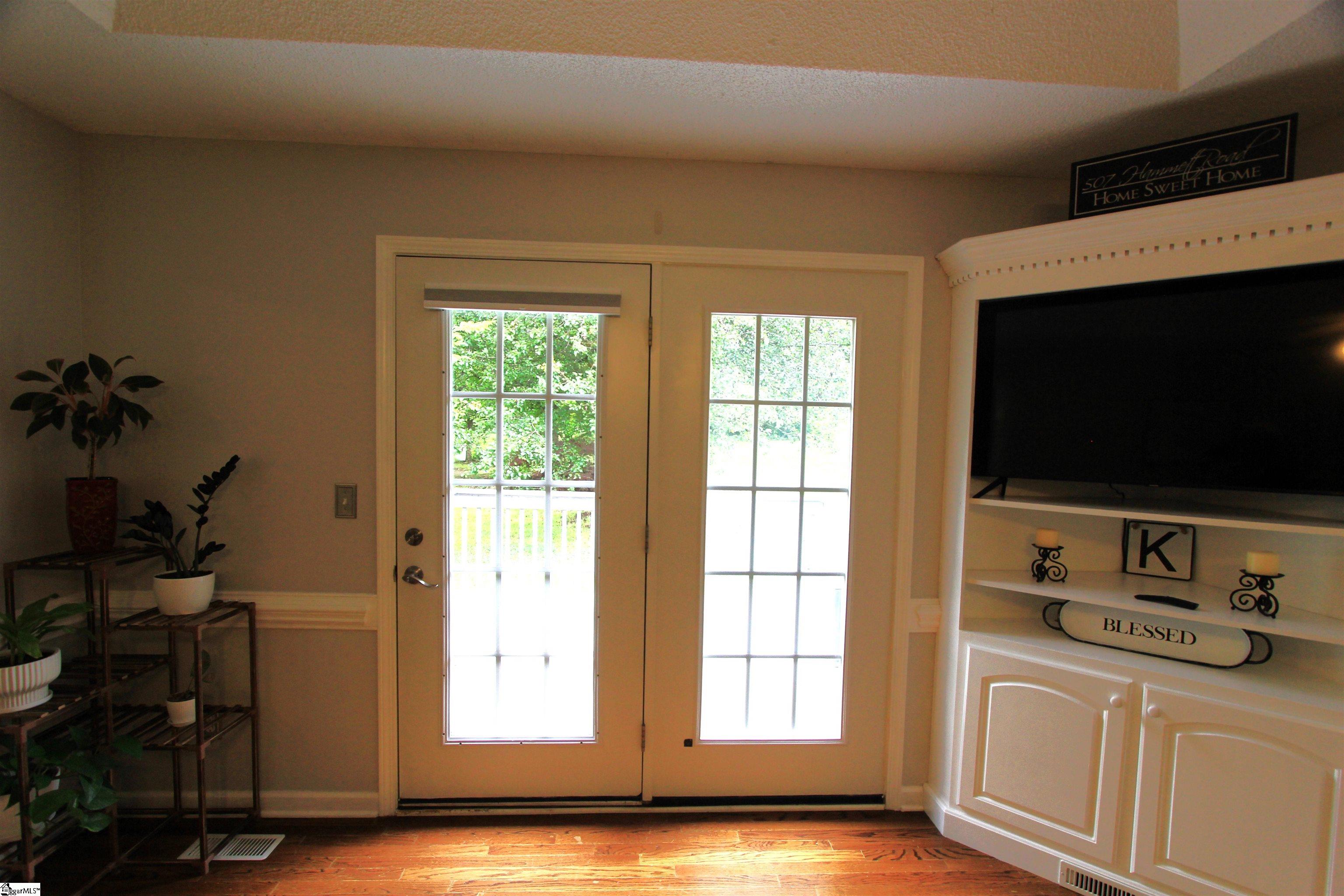507 Hammett Road Wellford, SC 29385 - Photo 5 of 36