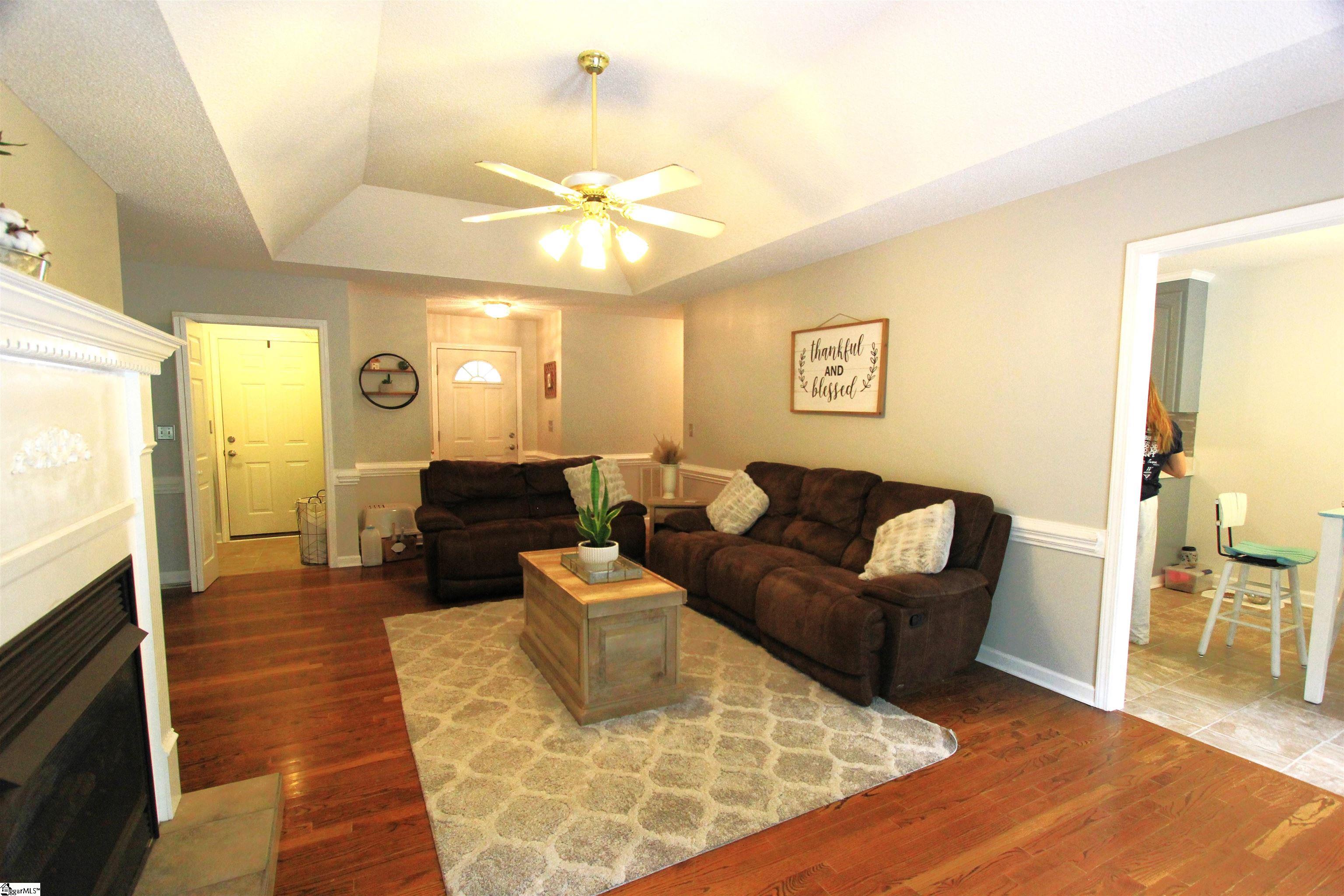 507 Hammett Road Wellford, SC 29385 - Photo 6 of 36