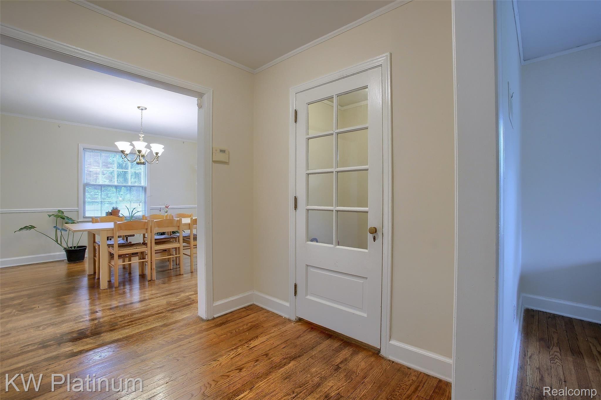 14318 Rutland Street Detroit, MI 48227 - Photo 4 of 29 4-Foyer.jpg